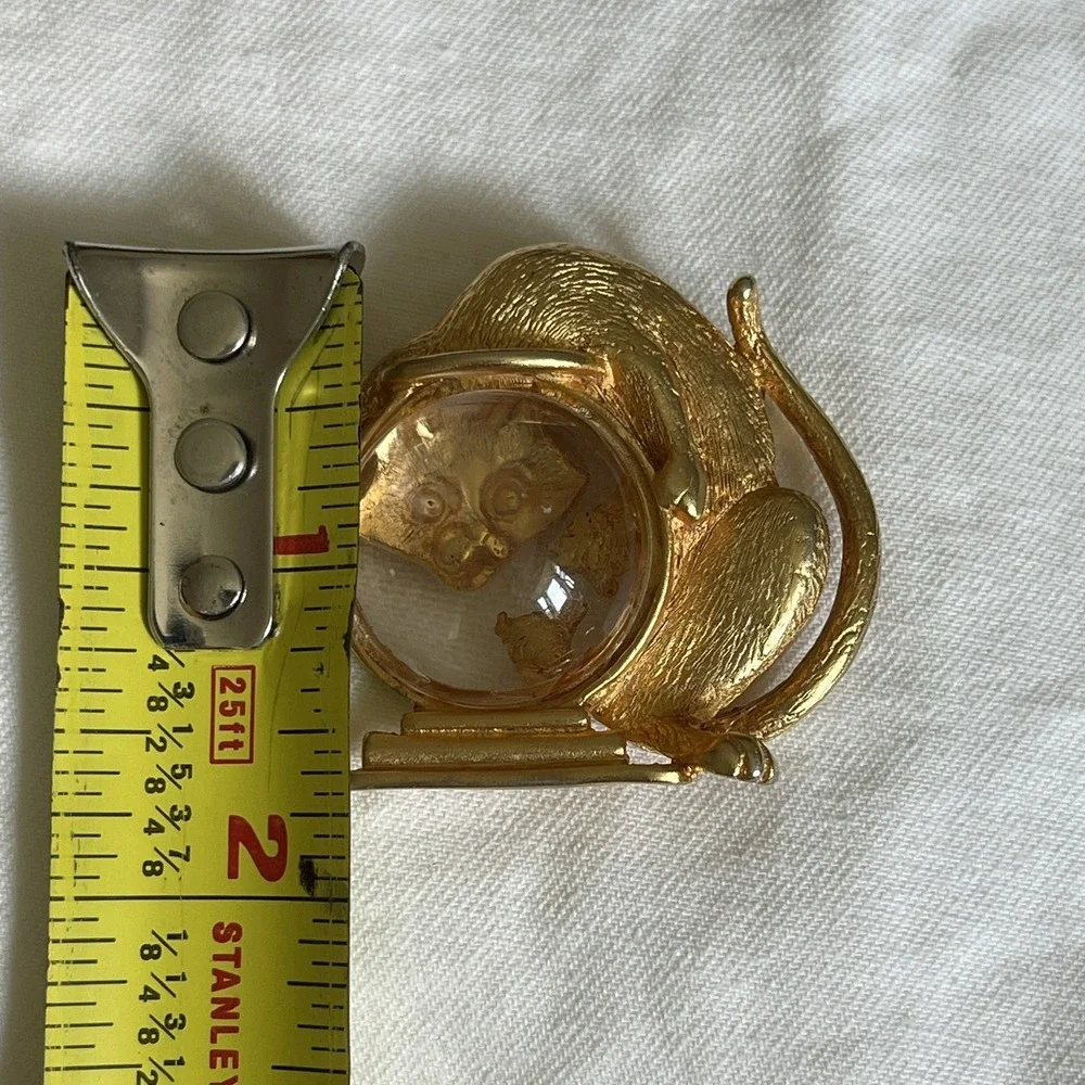 JJ Jonette Vintage Cat Brooch Goldfish Bowl Gold Tone Lucite Jelly Belly